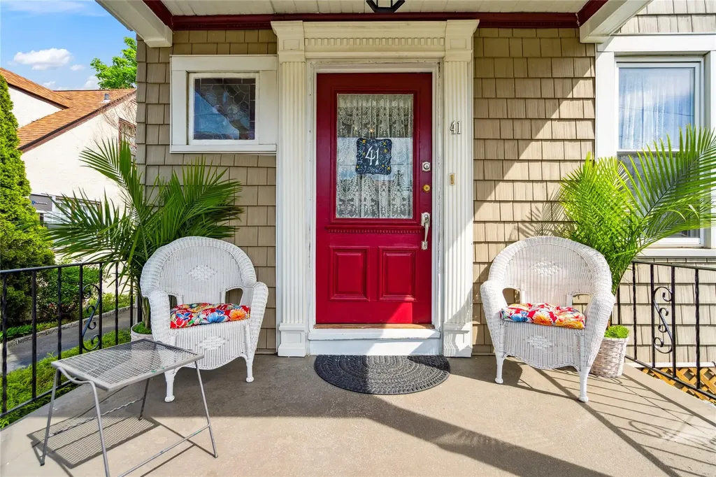 41 Gates Avenue Malverne NY 11565