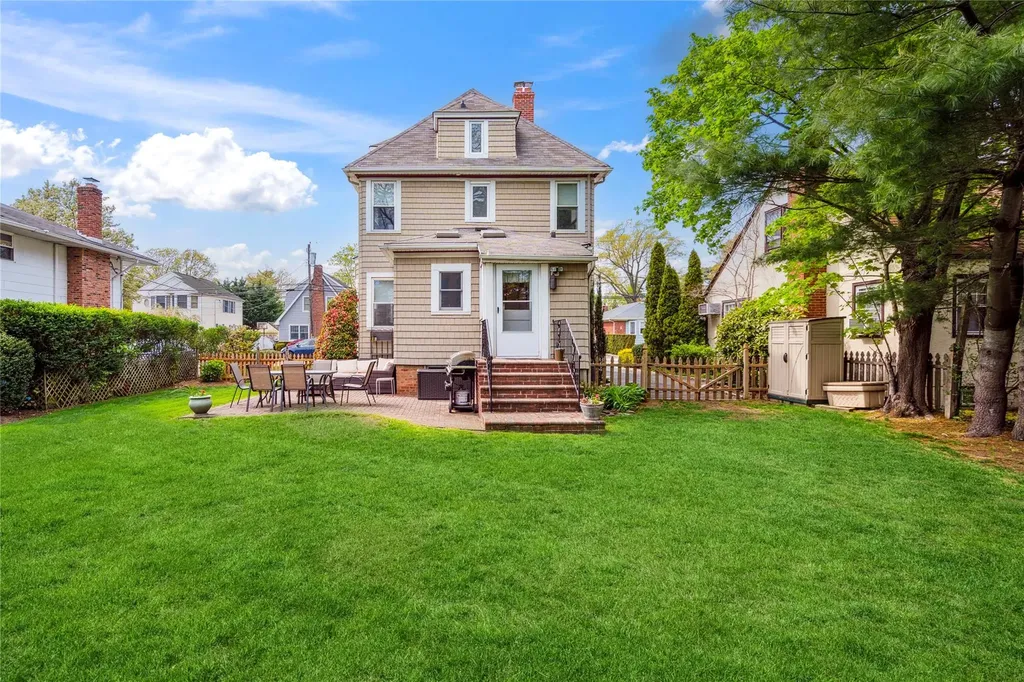 41 Gates Avenue Malverne NY 11565