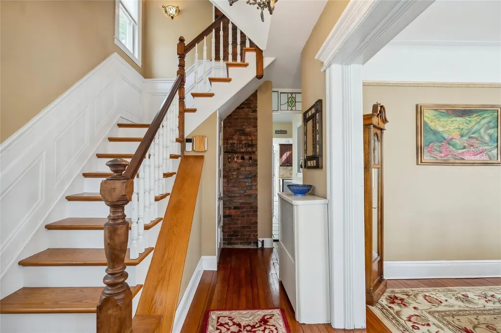 41 Gates Avenue Malverne NY 11565