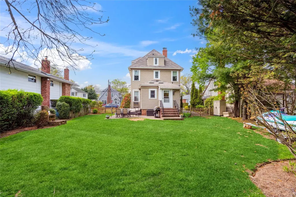 41 Gates Avenue Malverne NY 11565