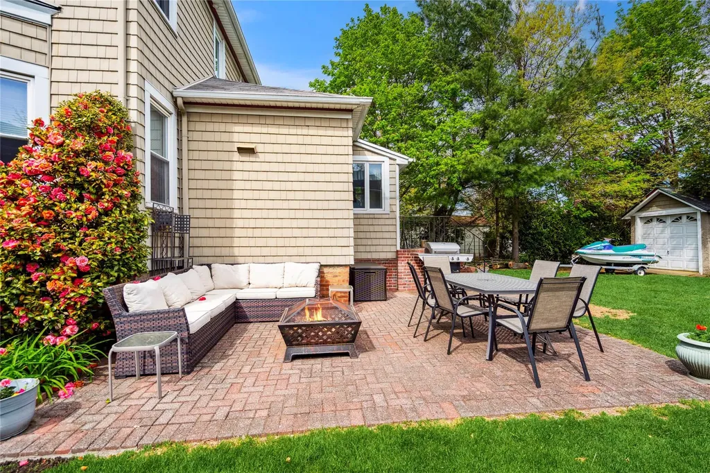 41 Gates Avenue Malverne NY 11565