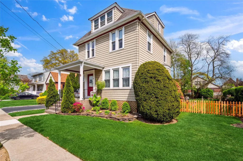 41 Gates Avenue Malverne NY 11565