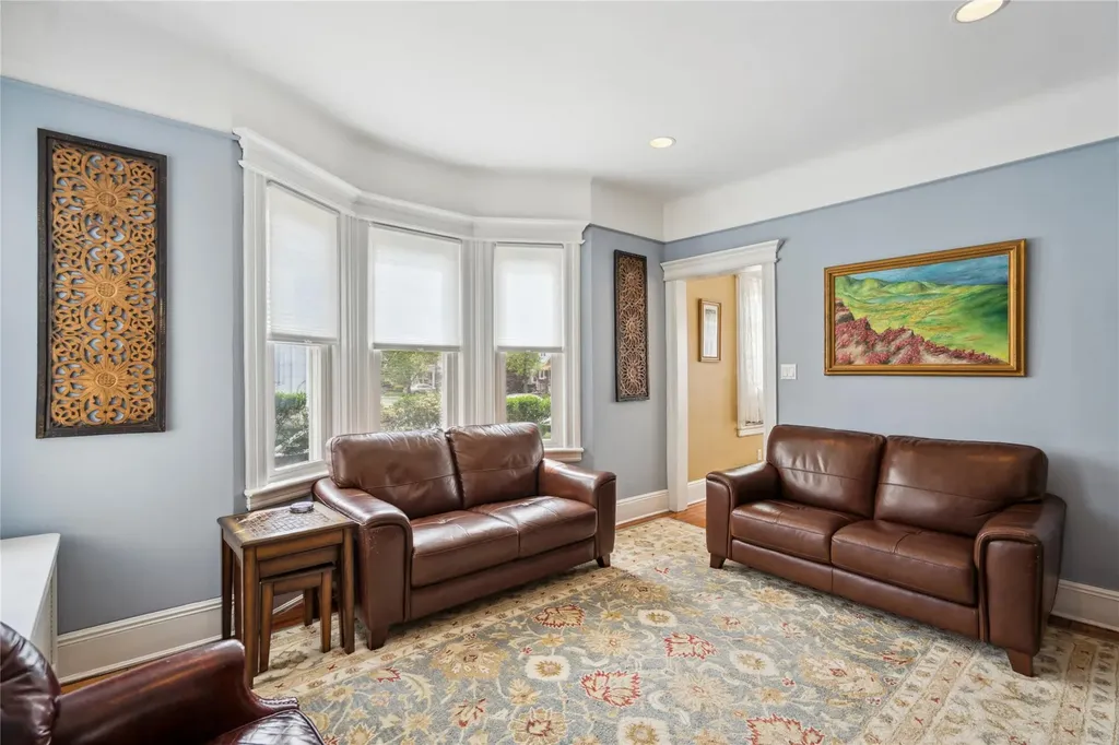 41 Gates Avenue Malverne NY 11565