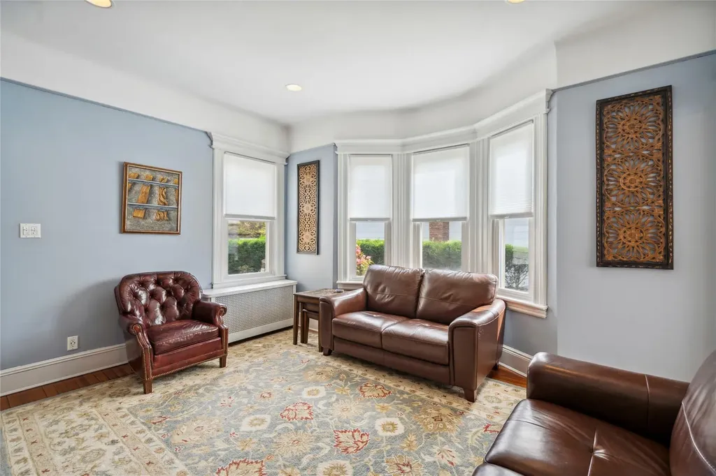 41 Gates Avenue Malverne NY 11565