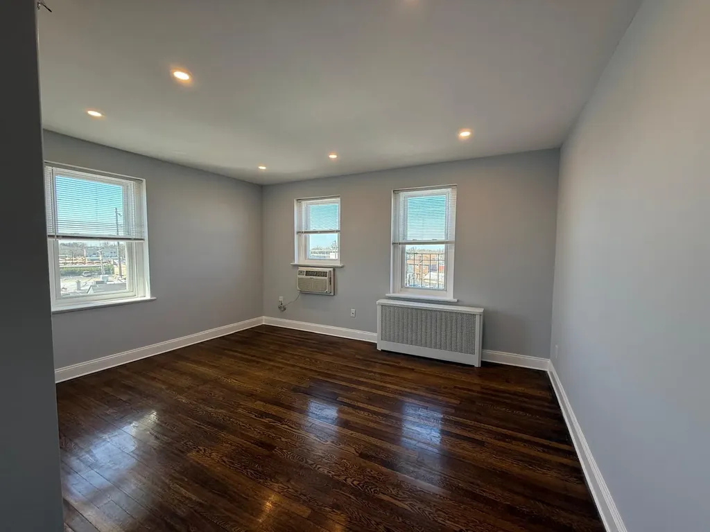 16 New Street Hewlett NY 11557