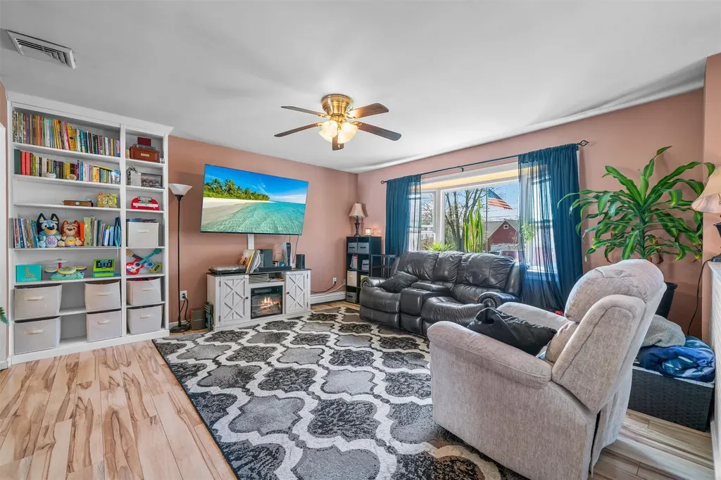12 Marcy Lane Middletown NY 10941