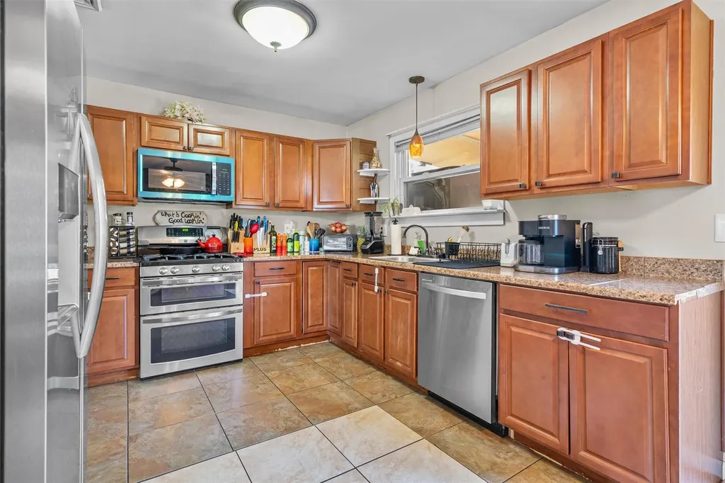 12 Marcy Lane Middletown NY 10941