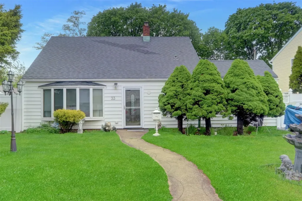 33 Cliff Lane Levittown NY 11756
