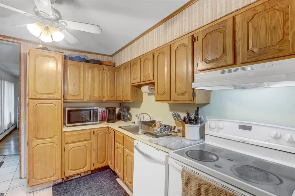 33 Cliff Lane Levittown NY 11756