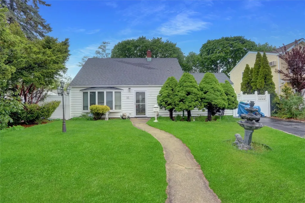 33 Cliff Lane Levittown NY 11756