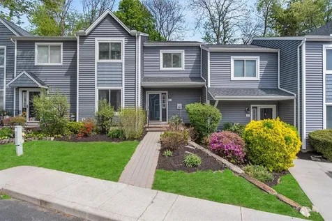 2 Hendrick Hills Peekskill NY 10566