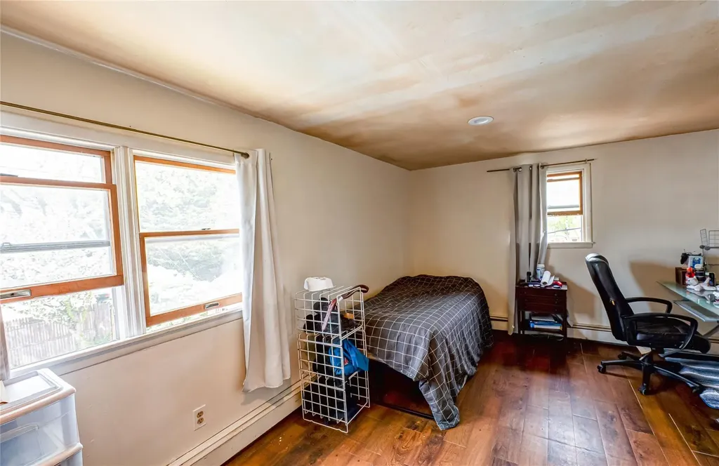 46 Stone Lane Levittown NY 11756