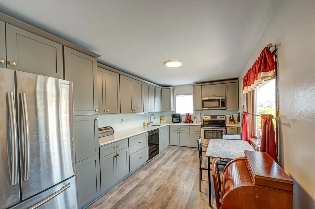 46 Stone Lane Levittown NY 11756