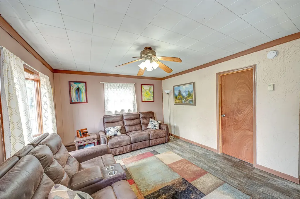 46 Stone Lane Levittown NY 11756