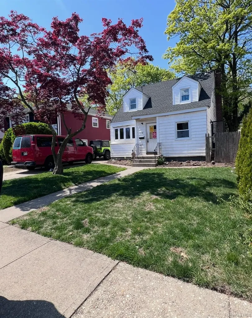 119 Broadfield Road Hempstead NY 11550