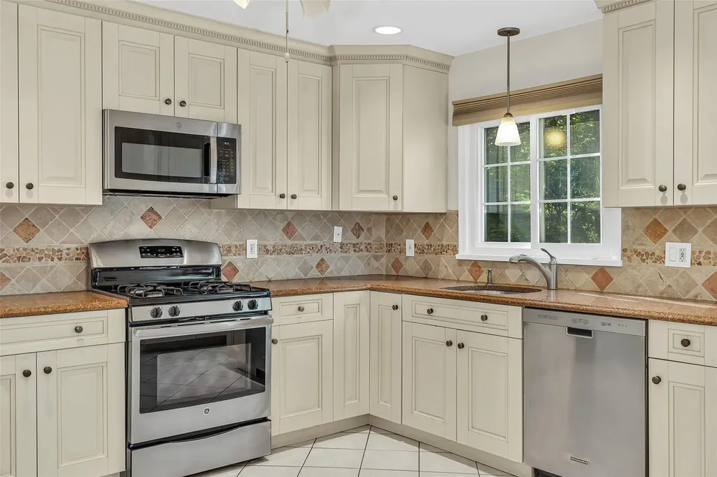 62 Henry Avenue Harrison NY 10528