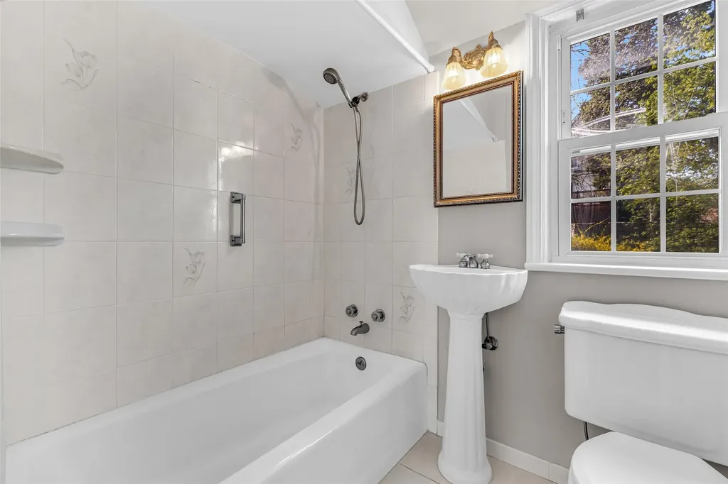 62 Henry Avenue Harrison NY 10528