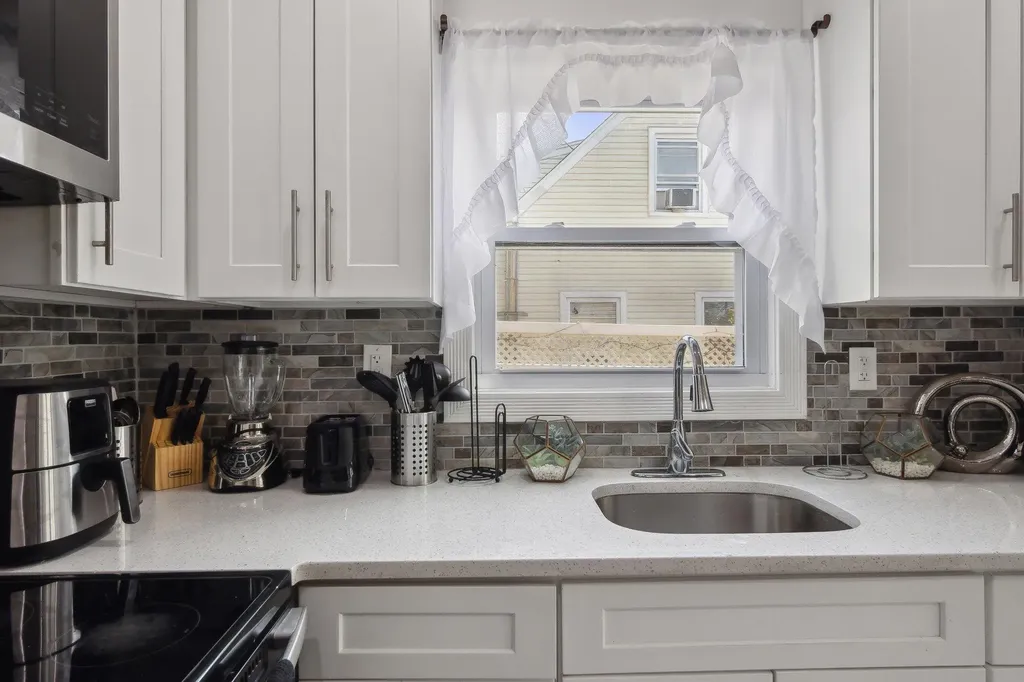 991 Henhawk Road North Baldwin NY 11510