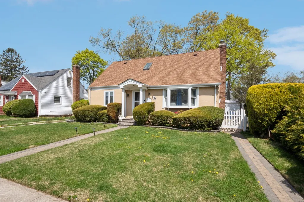 991 Henhawk Road North Baldwin NY 11510
