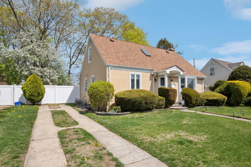991 Henhawk Road North Baldwin NY 11510