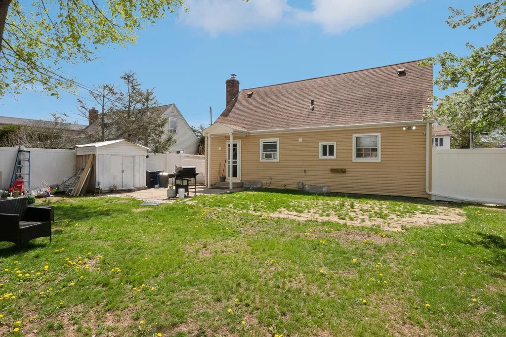 991 Henhawk Road North Baldwin NY 11510