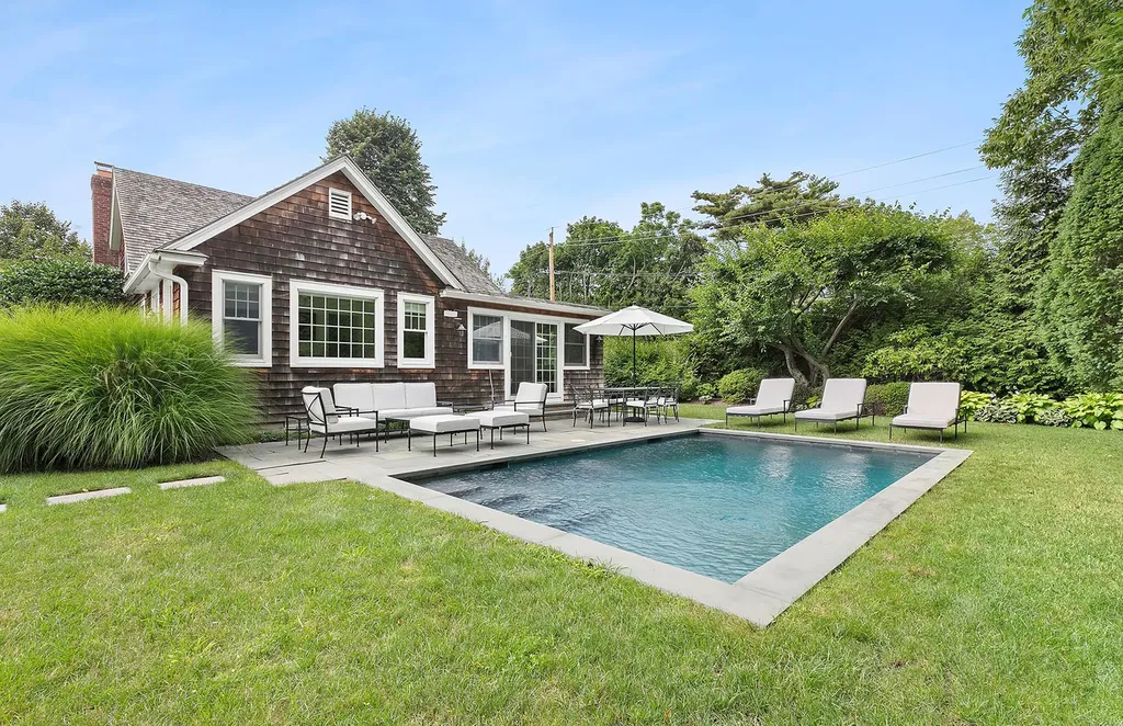 98 Sherrill Road East Hampton NY 11937