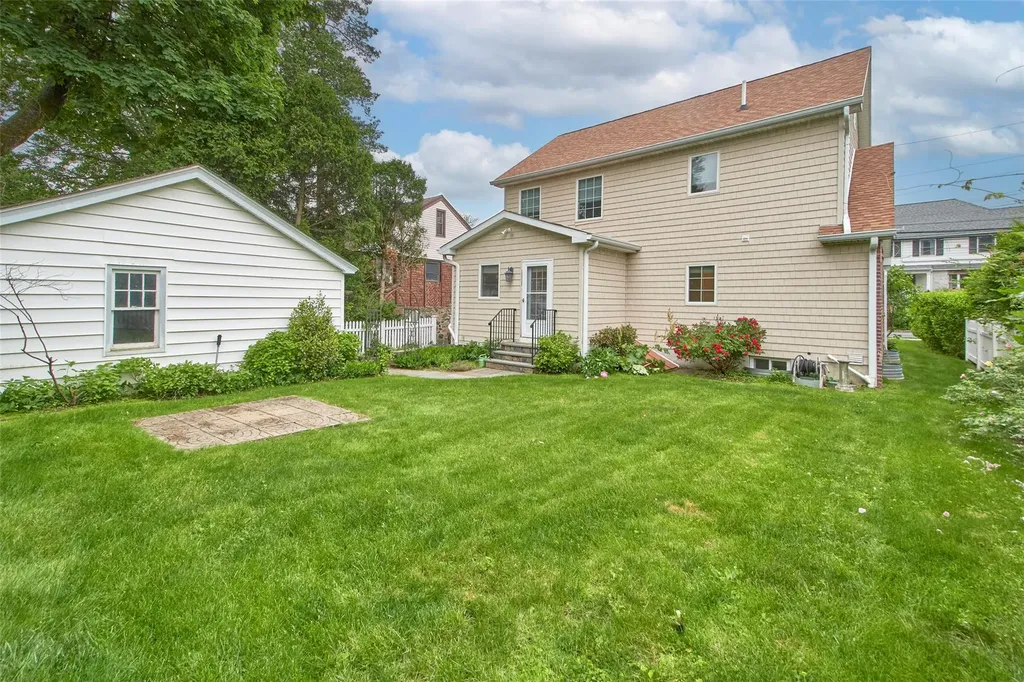 37 Myrtle Boulevard Larchmont NY 10538