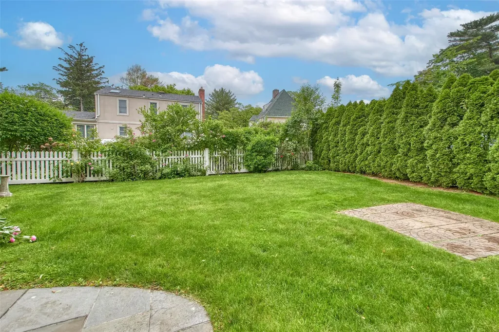 37 Myrtle Boulevard Larchmont NY 10538