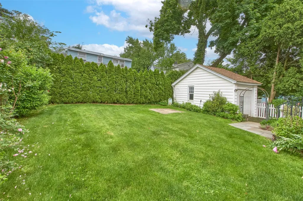 37 Myrtle Boulevard Larchmont NY 10538