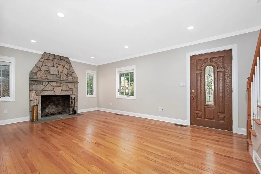 37 Myrtle Boulevard Larchmont NY 10538