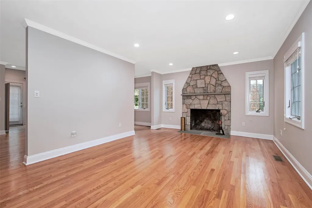 37 Myrtle Boulevard Larchmont NY 10538