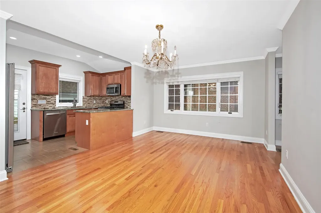 37 Myrtle Boulevard Larchmont NY 10538