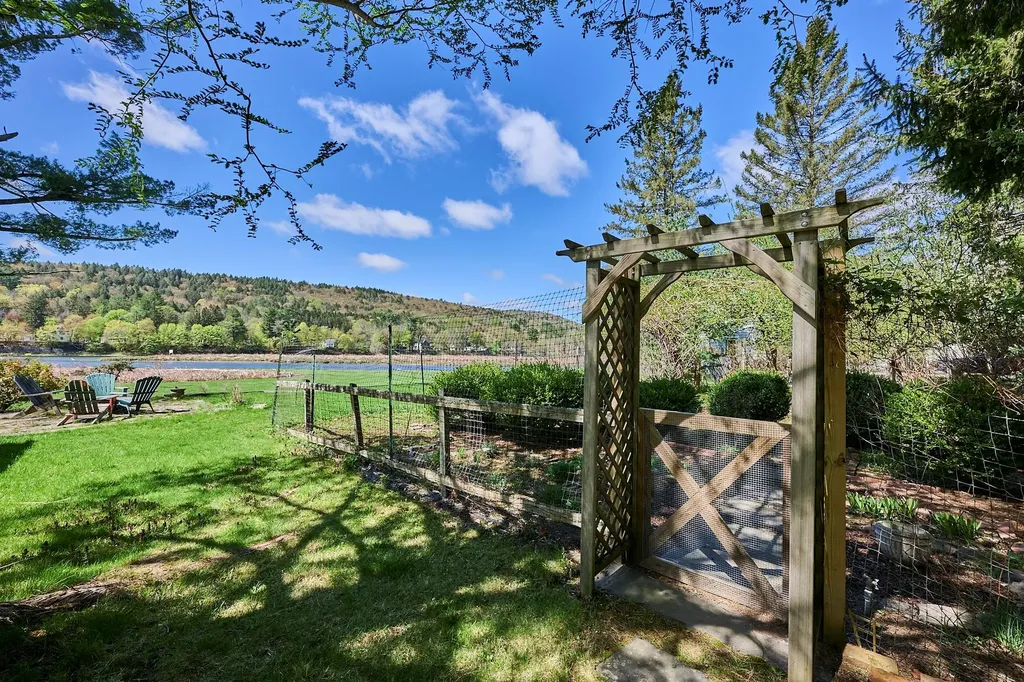 23 River Road Callicoon NY 12723