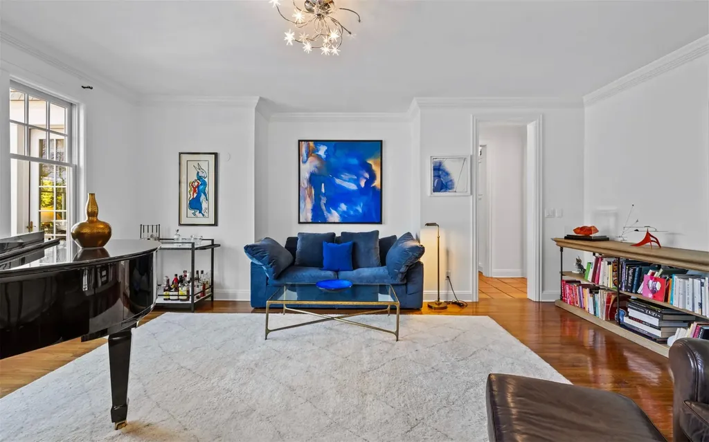 164 Colonial Parkway Manhasset NY 11030