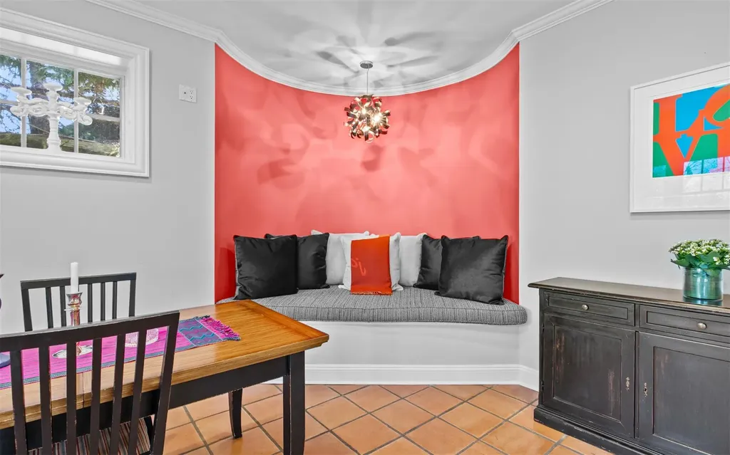164 Colonial Parkway Manhasset NY 11030