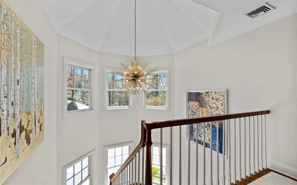 164 Colonial Parkway Manhasset NY 11030