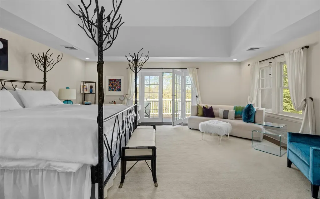 164 Colonial Parkway Manhasset NY 11030