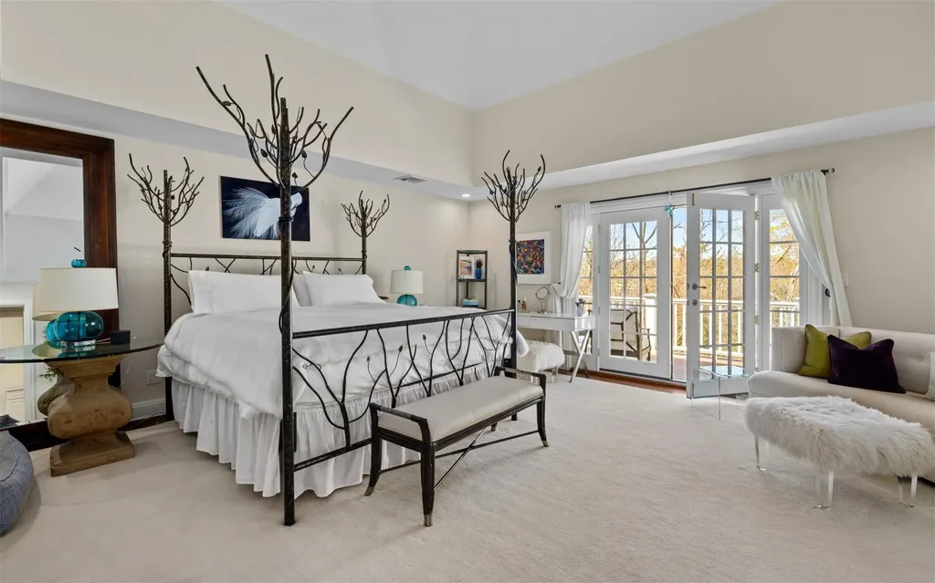 164 Colonial Parkway Manhasset NY 11030