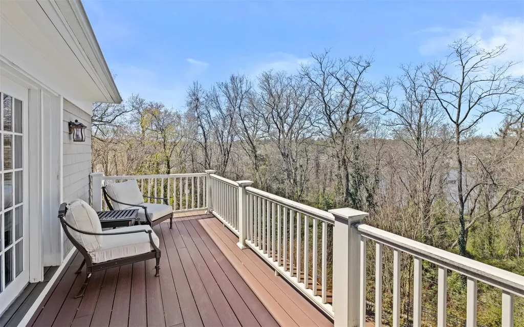 164 Colonial Parkway Manhasset NY 11030