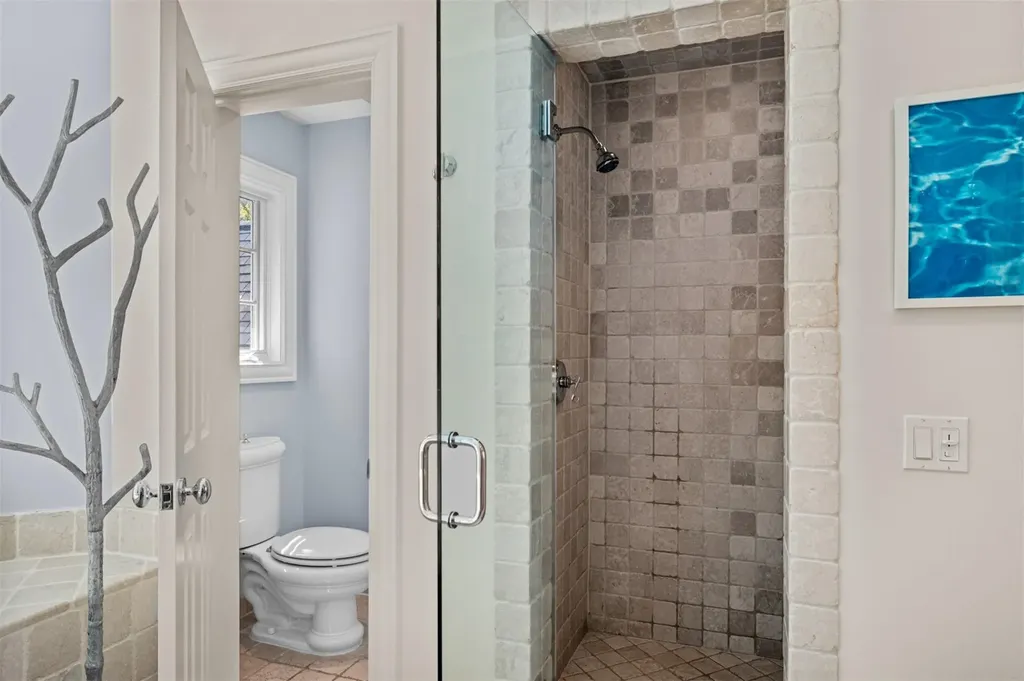 164 Colonial Parkway Manhasset NY 11030
