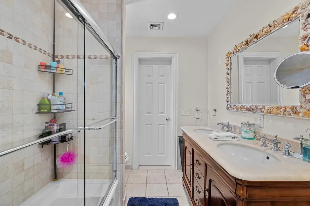 164 Colonial Parkway Manhasset NY 11030