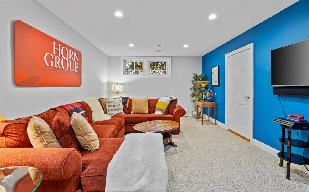 164 Colonial Parkway Manhasset NY 11030