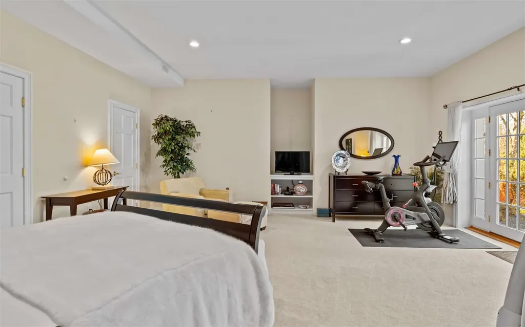 164 Colonial Parkway Manhasset NY 11030