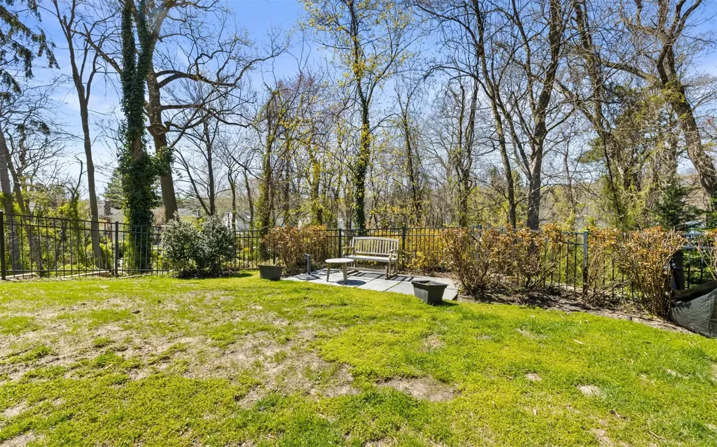 164 Colonial Parkway Manhasset NY 11030