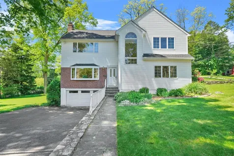 152 Locust Road Pleasantville NY 10570
