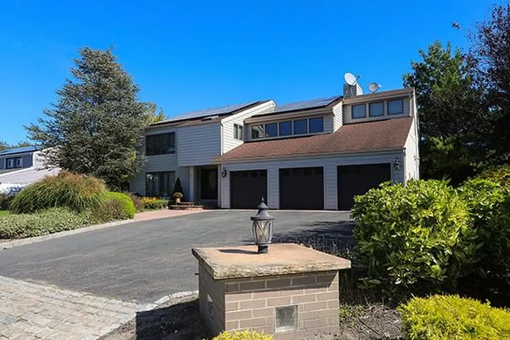 9 Jesse Way Mount Sinai NY 11766