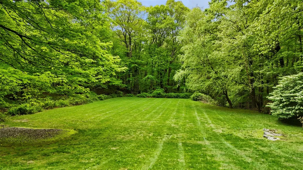 155 Hickory Kingdom Road Bedford NY 10506