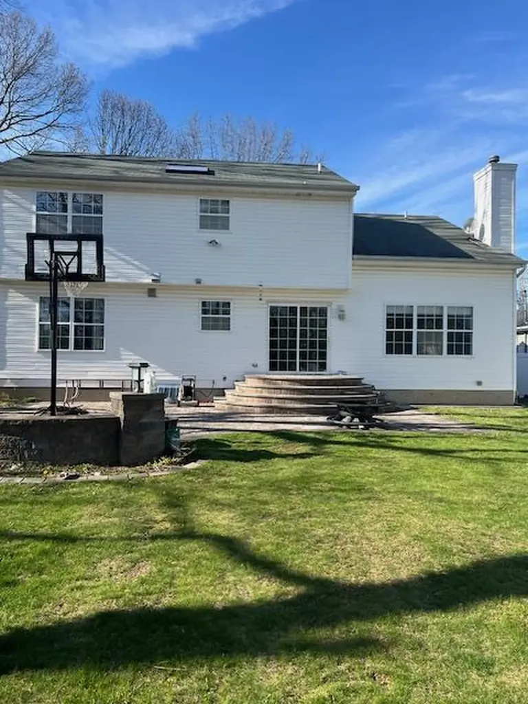 278 Crombie Street Huntington Station NY 11746