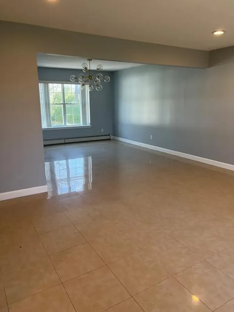 278 Crombie Street Huntington Station NY 11746