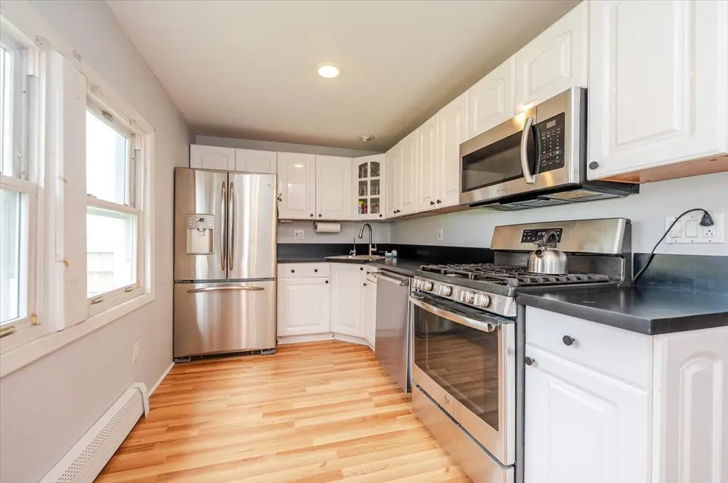 8 Alton Road Babylon NY 11702